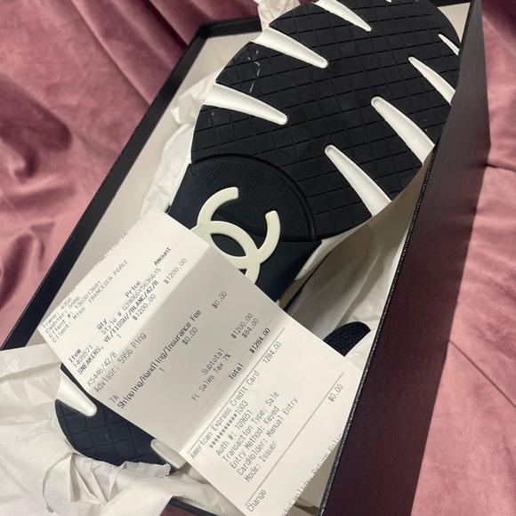 SOLD ♥️ - Picture 3 of 3